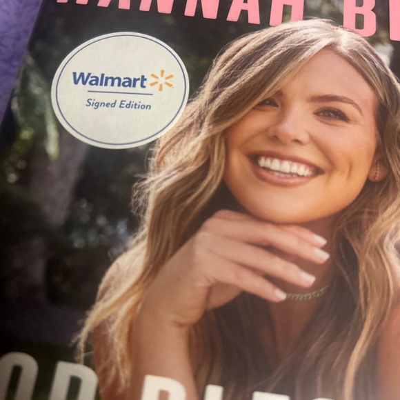 Hannah B God Bless this mess autographed Memoir - Picture 2 of 5